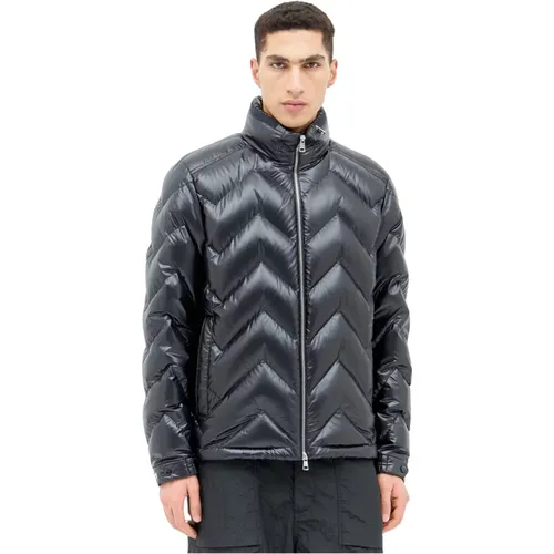 Gepolsterte Daunenjacke mit Verstaubarer Kapuze - Moncler - Modalova