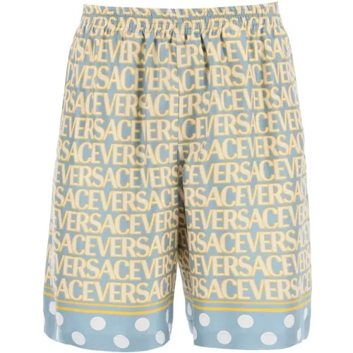Stylish Summer Shorts for Men , male, Sizes: M, L - Versace - Modalova
