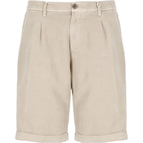 Bermuda Shorts with Belt Loops , male, Sizes: L, XL - Myths - Modalova