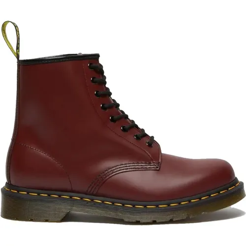 Classic Smooth Leather Boots , female, Sizes: 5 UK, 9 UK, 10 UK, 8 UK, 3 UK, 7 UK, 4 UK - Dr. Martens - Modalova