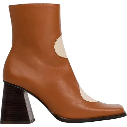 Braune Stiefel mit cremefarbenen Details - ALOHAS - Modalova