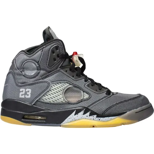 Limited Edition Air Jordan 5 Retro , male, Sizes: 13 UK, 15 1/2 UK, 2 UK, 5 UK, 8 1/2 UK, 4 UK, 12 UK, 2 1/2 UK, 11 1/2 UK, 3 1/2 UK, 7 UK, 6 UK, 10 U - Nike - Modalova