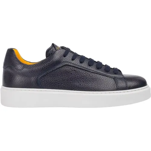 Blau Sneaker - Stylish and Trendy , male, Sizes: 5 UK, 7 1/2 UK, 8 1/2 UK, 8 UK, 6 UK, 9 1/2 UK, 7 UK, 9 UK, 11 UK - Doucal's - Modalova