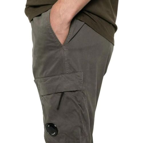 Stretch sateen ergonomic cargo pant divers - Größe 44 - CP Company - Modalova