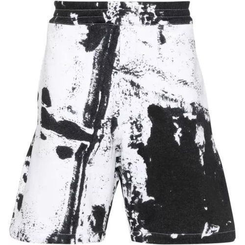 White/Black Graffiti Print Shorts - Größe L - white - alexander mcqueen - Modalova