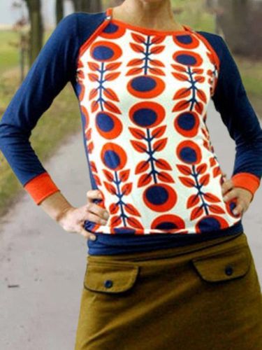 Casual Long Sleeve Floral-Print Crew Neck T-shirt - Modetalente - Modalova