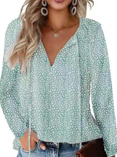 Loose Casual Ditsy Floral V Neck Blouse - Just Fashion Now - Modalova