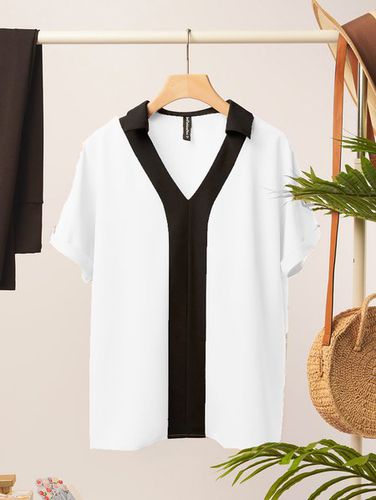 Loose Plain Simple Shirt - Just Fashion Now - Modalova