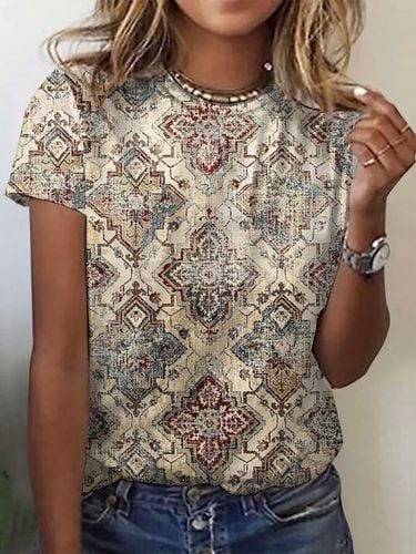 Ethnic Print Short Sleeve V-Neck T-shirt - Just Fashion Now - Modalova