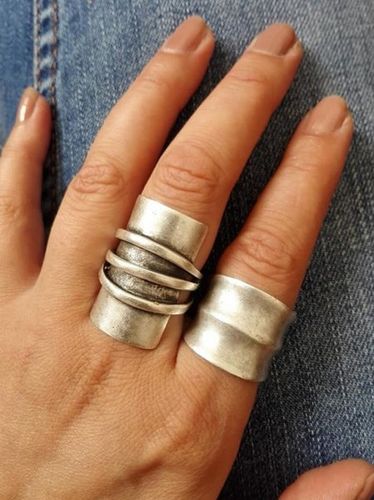 Vintage Silver Distressed Line Pattern Ring Ethnic Jewelry - Just Fashion Now UK - Modalova