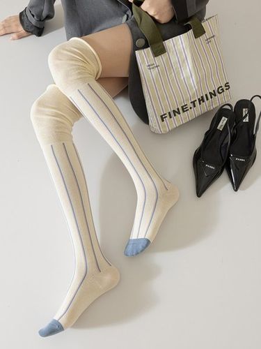 Pair Striped High-Elastic Over the Knee Socks - Just Fashion Now UK - Modalova
