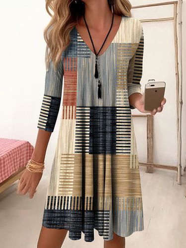 V Neck Geometric Casual Loose Dress - Just Fashion Now - Modalova