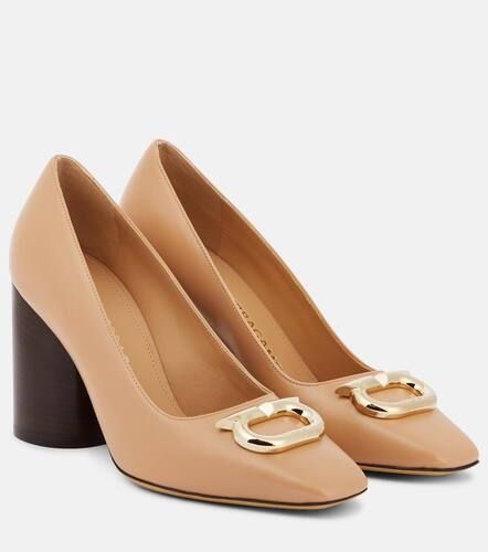 Ferragamo hotsell beige shoes