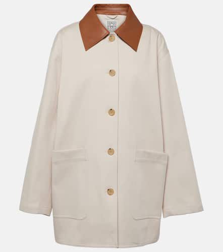 Leather-trimmed cotton jacket - Toteme - Modalova