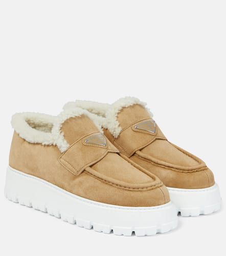 Plateau-Loafers aus Veloursleder mit Shearling - Prada - Modalova