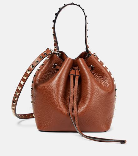 Rockstud Small leather bucket bag - Valentino Garavani - Modalova