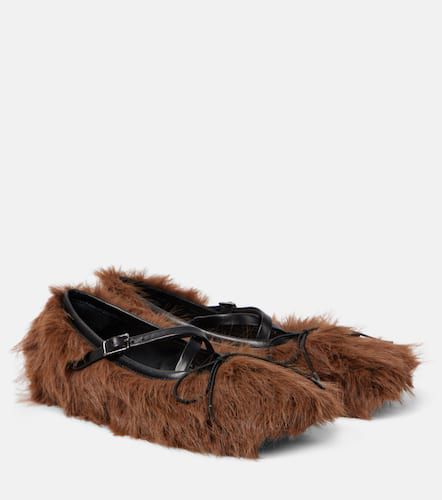 Ballerinas Criss Cross aus Faux Fur - Simone Rocha - Modalova