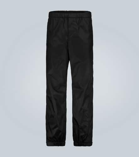 Pantalones rectos en gabardina de nylon - Prada - Modalova