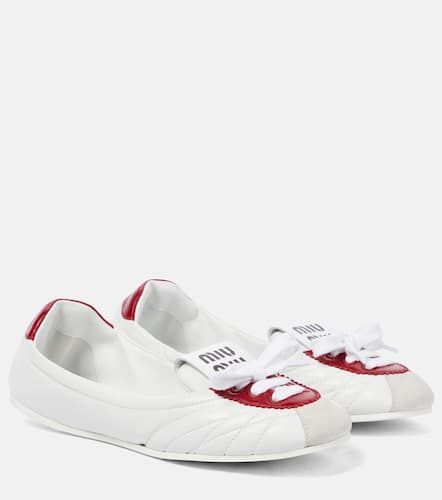 Sneaker-Ballerinas aus Leder - Miu Miu - Modalova