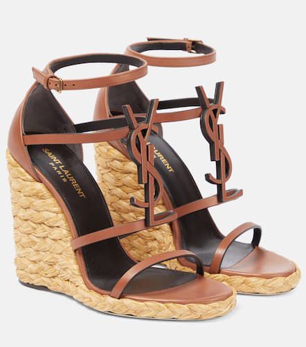 Cassandra 115 leather and raffia wedge sandals - Saint Laurent - Modalova