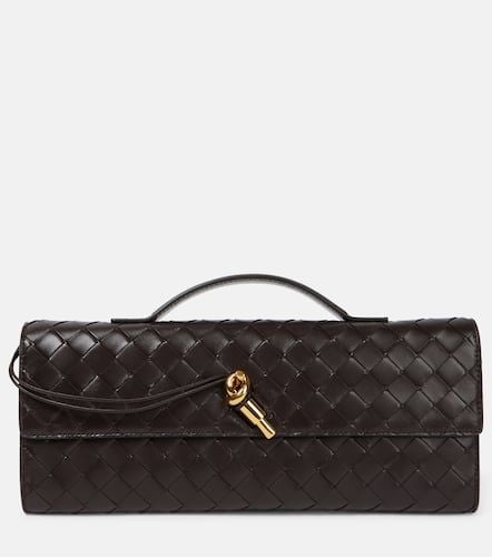 Andiamo Intrecciato leather clutch - Bottega Veneta - Modalova