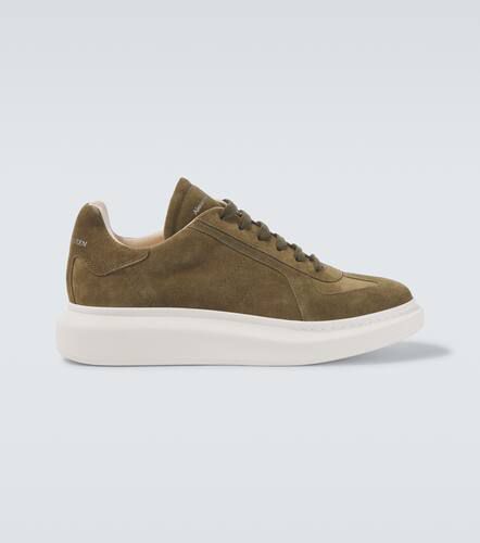 Oversized suede sneakers - Alexander McQueen - Modalova