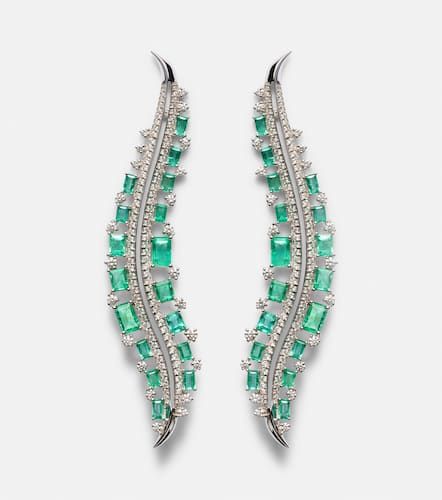 Orecchini Nazar Scatter in oro bianco 18kt con smeraldi e diamanti - Ananya - Modalova