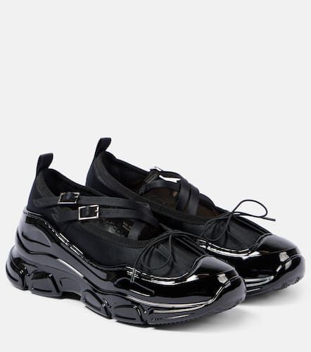 Crystal Buckle Tracker leather-trimmed shoes - Simone Rocha - Modalova