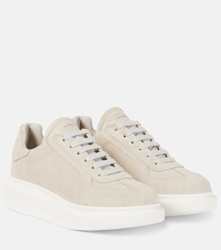 Oversized suede sneakers - Alexander McQueen - Modalova