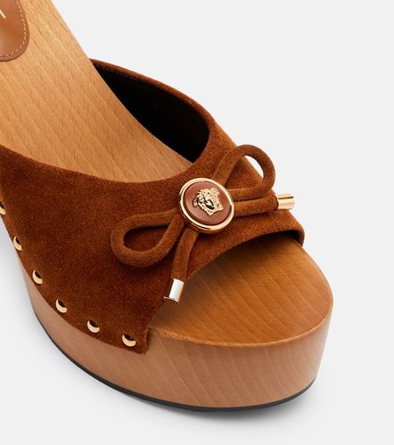 Versace Mules Opera Medusa de ante - Versace - Modalova