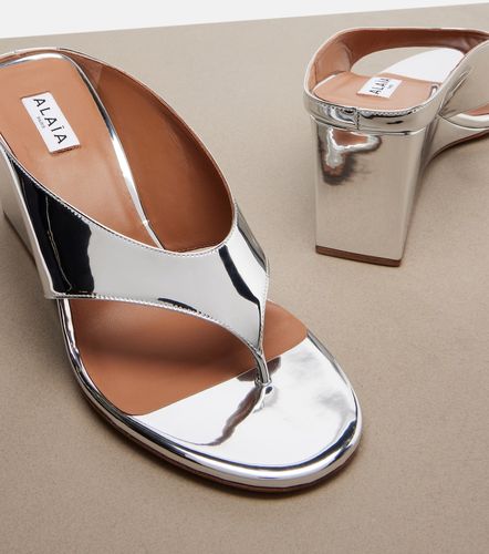 Alaïa Sandali infradito Cube con zeppa - Alaia - Modalova