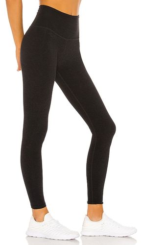 Take Me Higher Legging in . Size XS. Also in M, L - Beyond Yoga - Modalova