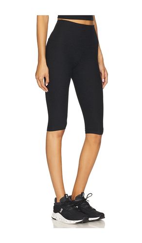 High Waisted Pedal Pusher Legging in . Size M. Also in XL - Beyond Yoga - Modalova