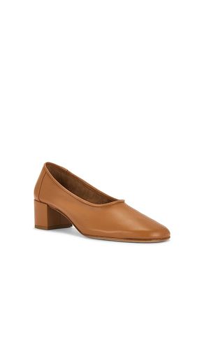 Prudence 45 Pump in . Taglia 36. Also in 37, 38, 39, 40 - BY FAR - Modalova