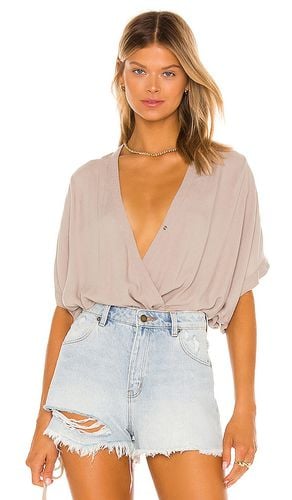 Beach crepe top en color taupe talla L en - Taupe. Talla L (también en M, S, XL, XS) - Bobi - Modalova