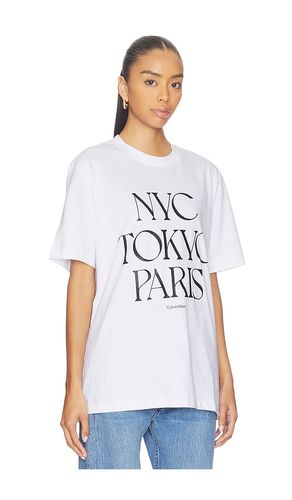 Flagship City Tee in . Size M. Also in L, XL/1X - Calvin Klein - Modalova