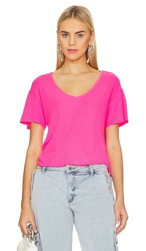 V Neck Tee in . Size M, S, XS - Chaser - Modalova