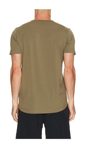 Curve Hem Tee in . Size S. Also in M, L, XL/1X, XXL/2X - Cuts - Modalova