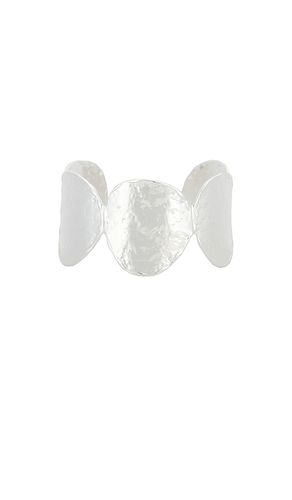 Sunset Hour Arm Cuff in - EMMA PILLS - Modalova