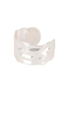 Thick Band Cuff in - Ettika - Modalova