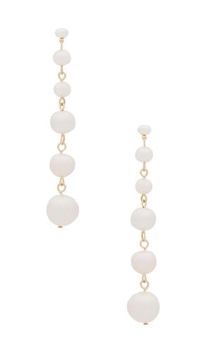 OHRRINGE MULTI FRESHWATER PEARL LINEAR in - Ettika - Modalova