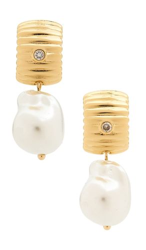Ribbed Pearl Drop Earrings in - Ettika - Modalova