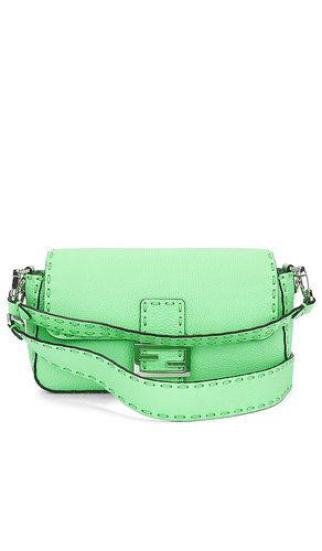 Bolso hombro fendi en color talla all en - Green. Talla all - FWRD Renew - Modalova