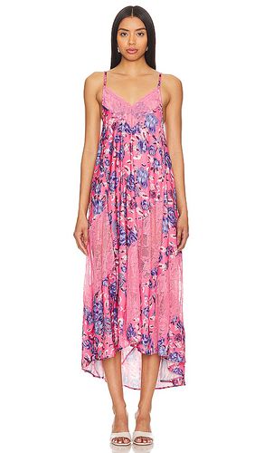 X Intimately FP First Date Printed Maxi Slip in . Size S, XS - Free People - Modalova