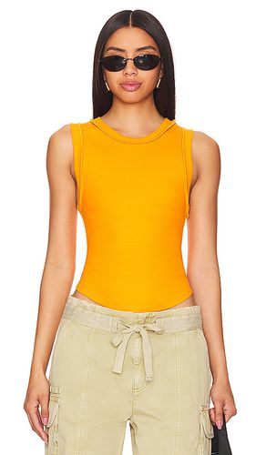 Camiseta kate en color amarillo talla L en - Yellow. Talla L (también en XL, XS) - Free People - Modalova