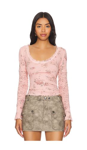 Top térmico clover printed en color rosado talla M en - Pink. Talla M (también en L, S, XL, XS) - Free People - Modalova