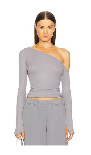 Magdalino Asymmetrical Fitted Cold Shoulder Long Sleeve Top in . Size M, S, XL, XS - Michael Lauren - Modalova