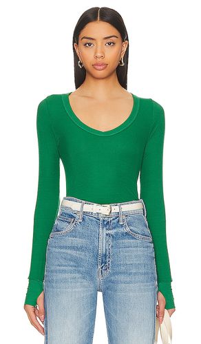 Cuello en v ajustado otis en color verde talla XL/1X en - Green. Talla XL/1X (también en XXL/2X) - Michael Lauren - Modalova