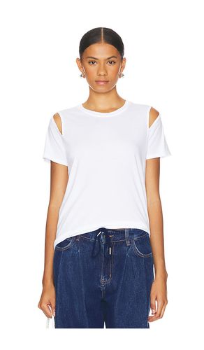 Maximillian Shoulder Split Tee in . Size M, S, XL, XS - Michael Lauren - Modalova