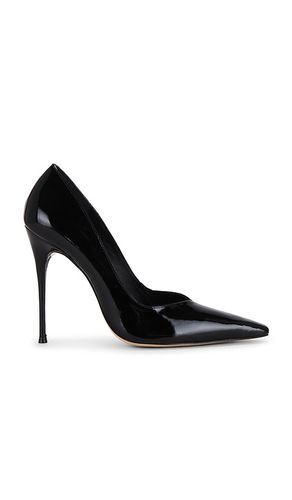 Danae Pump in . Size 6. Also in 7, 8.5, 9 - RAYE - Modalova
